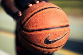 万博manbetx体育-体坛多事之晨，本菲卡暗藏玄机、切尔西卷入NBA争议、比利亚雷亚尔复出惊艳