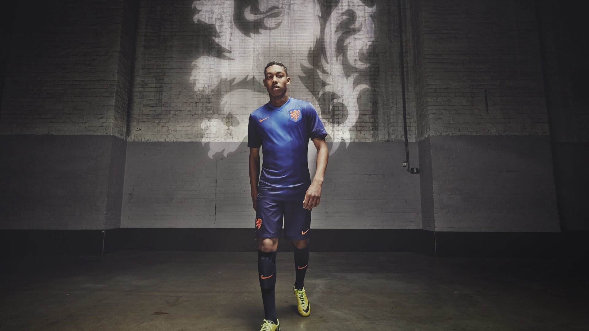 跨界巅峰,字母哥与C罗的80分钟激战,美国队战术调整成胜负手